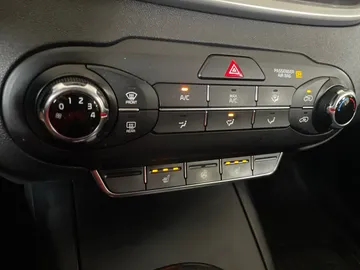 2019 Kia Sorento - image 19