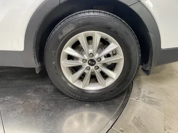 2019 Kia Sorento - image 6