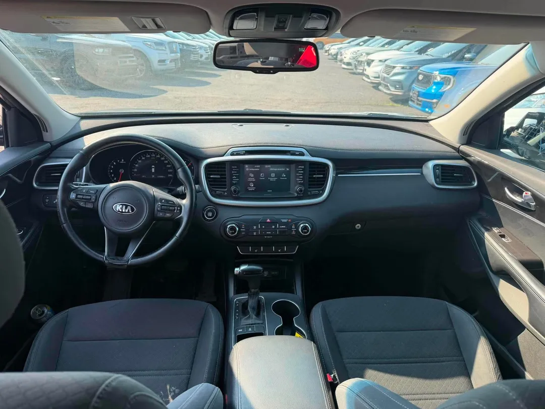 2018 Kia Sorento — photo 8