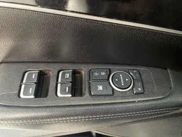 2018 Kia Sorento - image 24