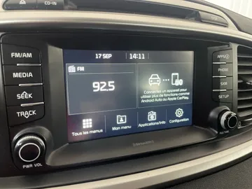 2018 Kia Sorento - image 7