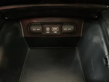 2018 Kia Sorento - image 26