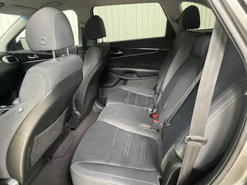 2018 Kia Sorento - image 15
