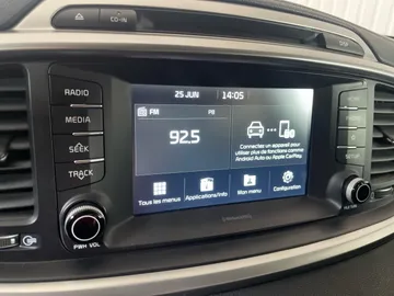 2019 Kia Sorento - image 7