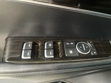 2019 Kia Sorento - image 23