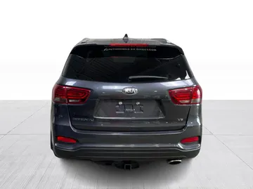2019 Kia Sorento - image 12