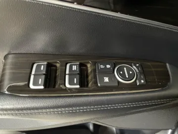 2019 Kia Sorento - image 23
