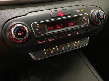 2019 Kia Sorento - image 21
