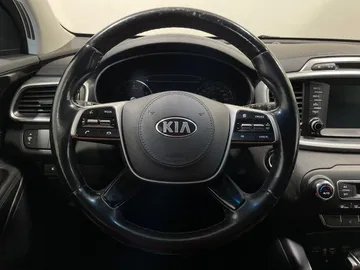 2019 Kia Sorento - image 24