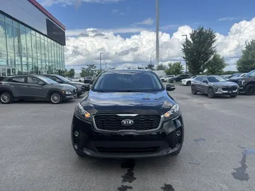 2019 Kia Sorento - image 2