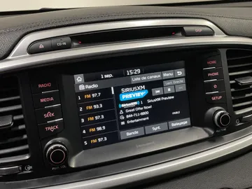 2019 Kia Sorento - image 28
