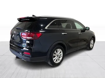 2019 Kia Sorento - image 14