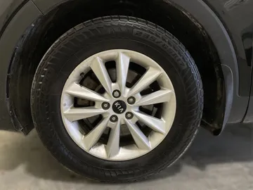 2019 Kia Sorento - image 6