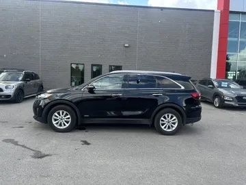 2019 Kia Sorento - image 4