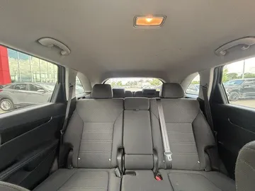 2019 Kia Sorento - image 9
