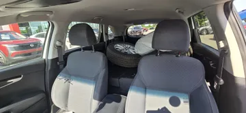 2020 Kia Sorento - image 7