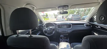 2020 Kia Sorento - image 8