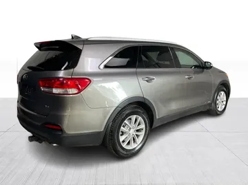 2018 Kia Sorento - image 14
