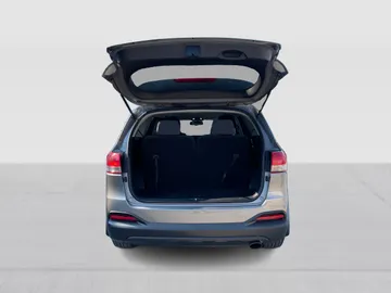 2018 Kia Sorento - image 13
