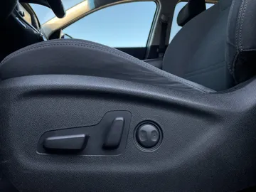 2018 Kia Sorento - image 24
