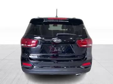 2020 Kia Sorento - image 12