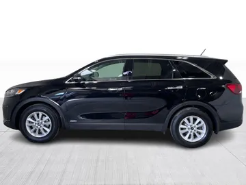 2020 Kia Sorento - image 10