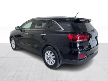2020 Kia Sorento - image 11