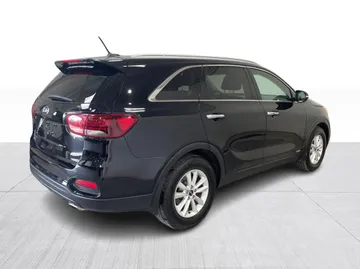 2020 Kia Sorento - image 14