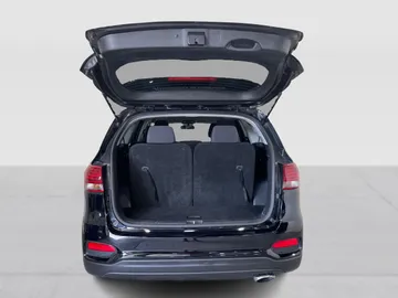 2020 Kia Sorento - image 13