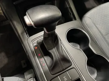 2020 Kia Sorento - image 26