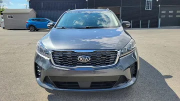 2020 Kia Sorento - image 2