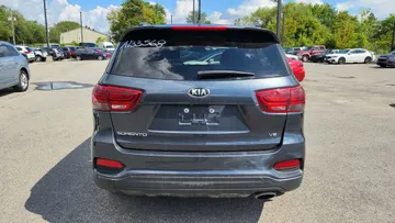 2020 Kia Sorento - image 4
