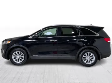 2018 Kia Sorento - image 10