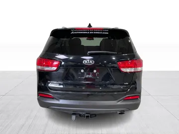 2018 Kia Sorento - image 12