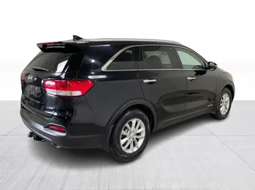 2018 Kia Sorento - image 14
