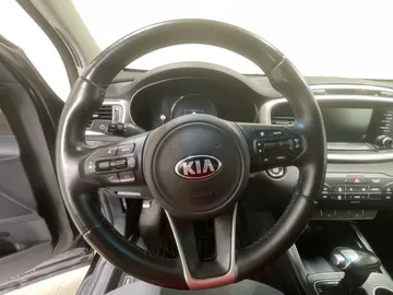 2018 Kia Sorento - image 23