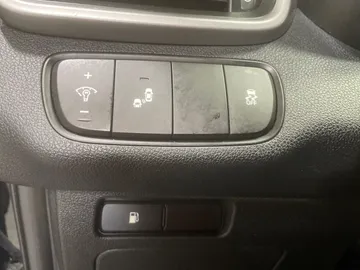 2018 Kia Sorento - image 28