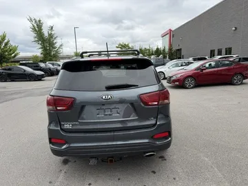 2020 Kia Sorento - image 6