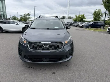 2020 Kia Sorento - image 2