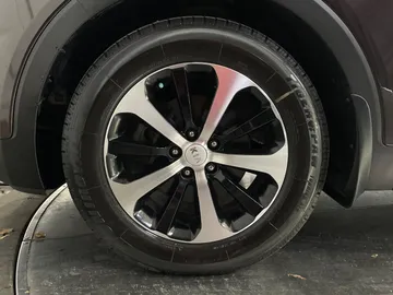 2018 Kia Sorento - image 6