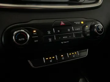 2018 Kia Sorento - image 22