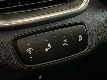 2018 Kia Sorento - image 30