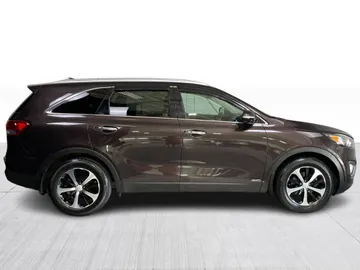 2018 Kia Sorento - image 2