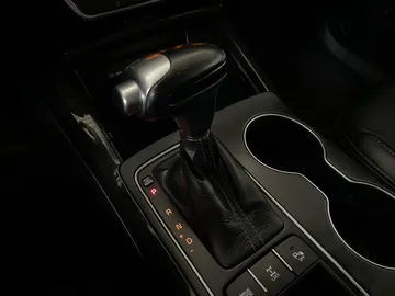 2018 Kia Sorento - image 28
