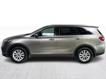 2019 Kia Sorento - image 10