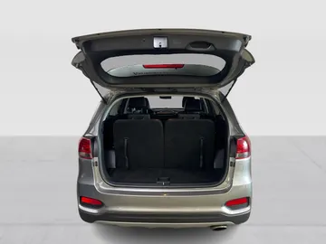 2019 Kia Sorento - image 13