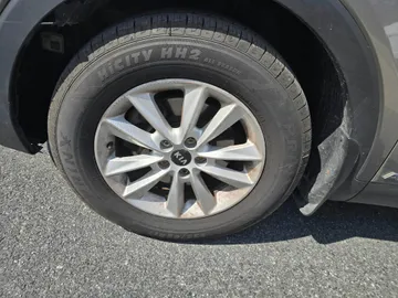 2019 Kia Sorento - image 7