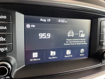 2019 Kia Sorento - image 7