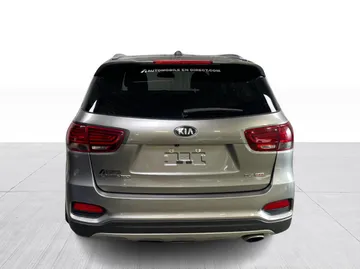 2019 Kia Sorento - image 12