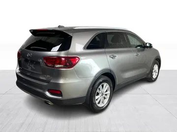 2019 Kia Sorento - image 14